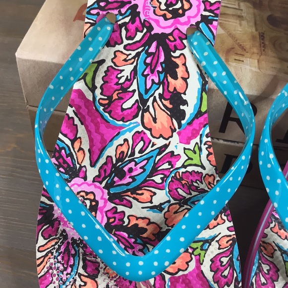 💗 Vera Bradley 💗…Women’s 9-10…Sunburst Floral and Polka Dot Flip Flops!Sandals - Picture 3 of 10